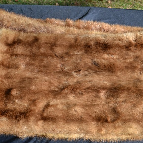 A Looker and super long! 1960'S MID CENT SOFT FUR VINTAGE  WOMENS STOLE 78 inch - Picture 7 of 8